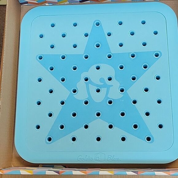 "Goldie Blox And The Spinning Machine" - Picture 4 of 7